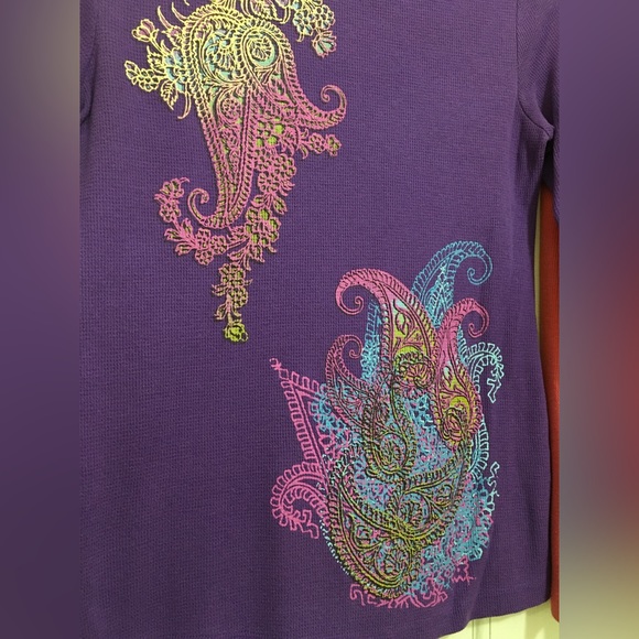 3 Long Sleeve Tees Bundle - Picture 3 of 6